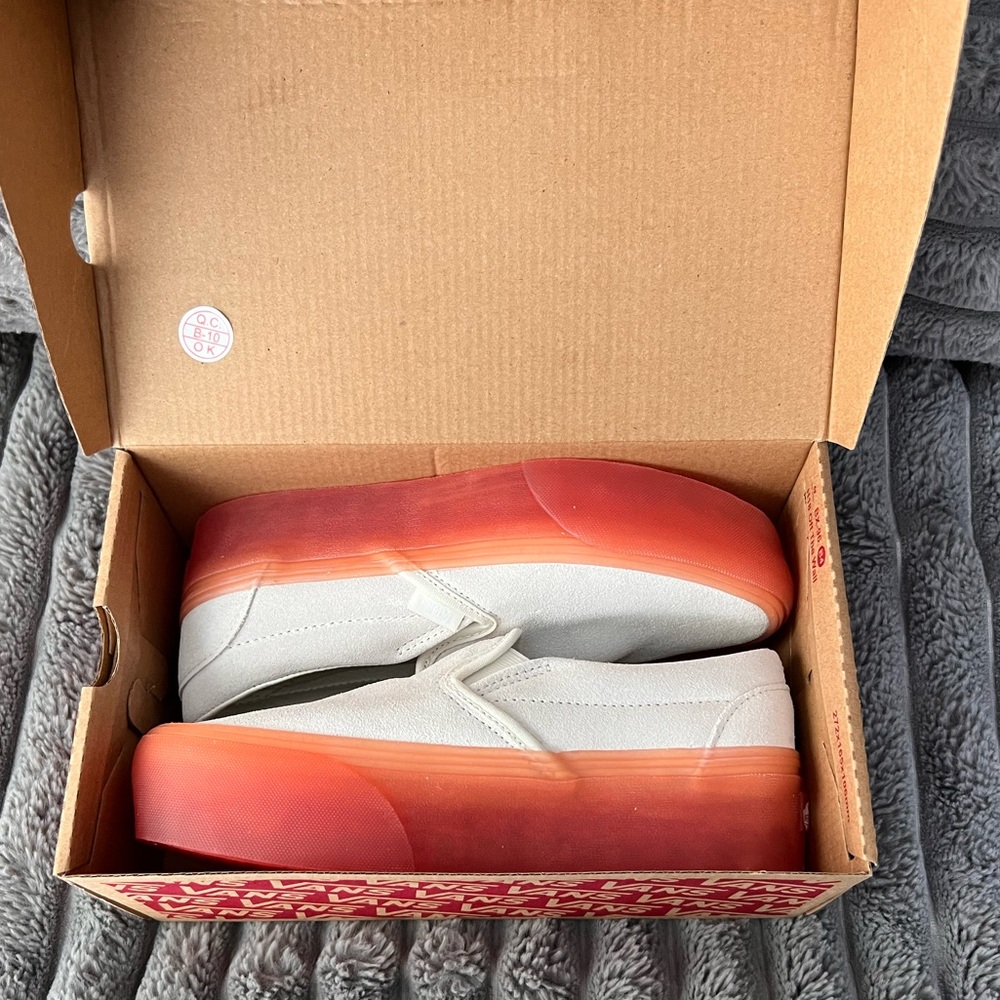 Classic Slip-On Stackform Shoe - SUEDE MARSHMALLOW/PEACH